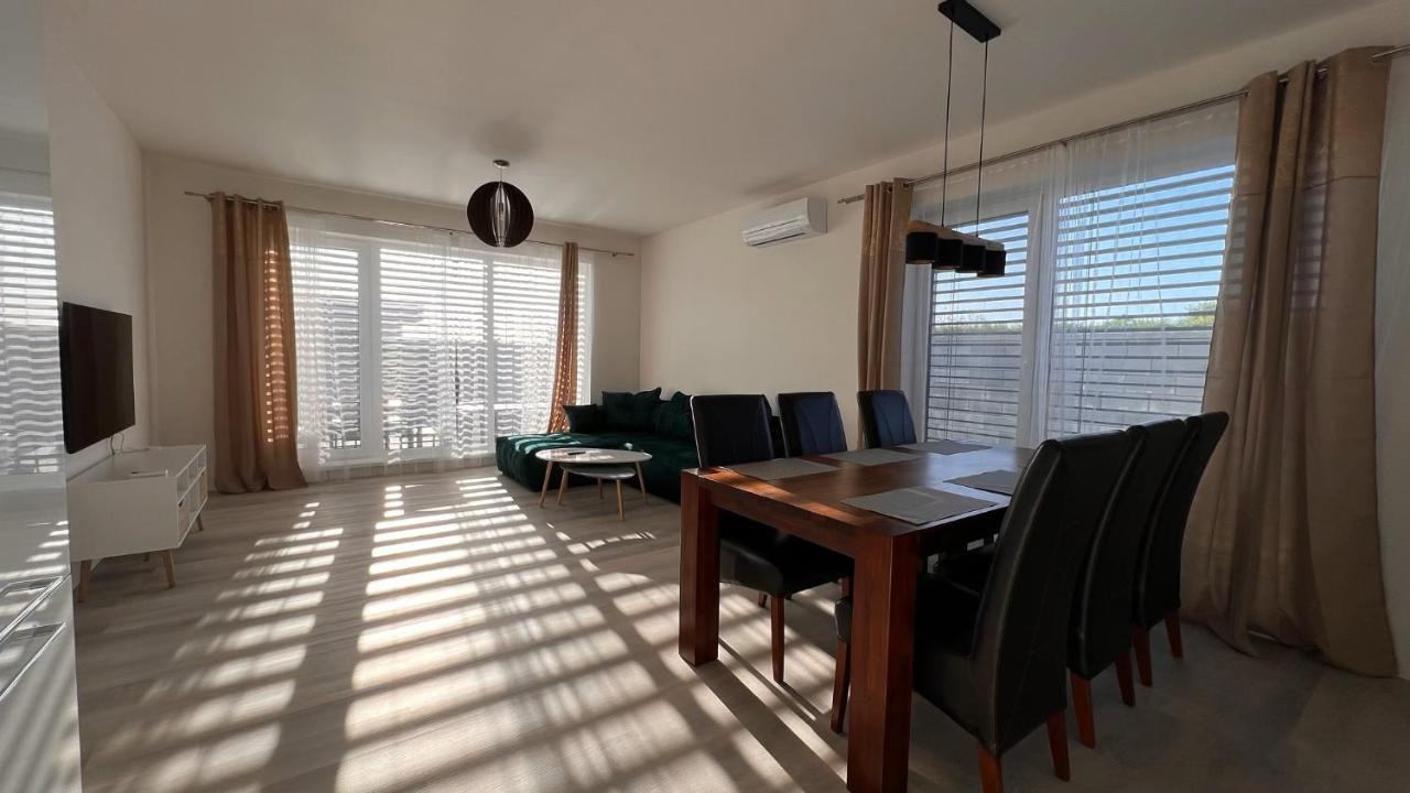 Klimatizovany Apartmanovy Dom S Virivkou, 9B Villa Janosikova Luaran gambar